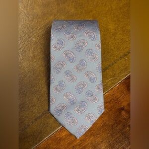 American Edition Pink Paisley Patterned Light Blue Tie
